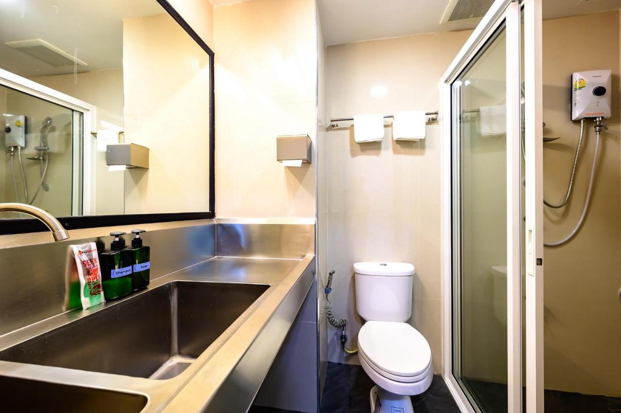 The Living Block Hotel Bangkok Ngoại thất bức ảnh