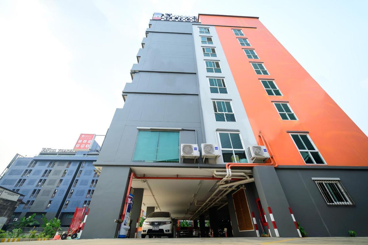 The Living Block Hotel Bangkok Ngoại thất bức ảnh